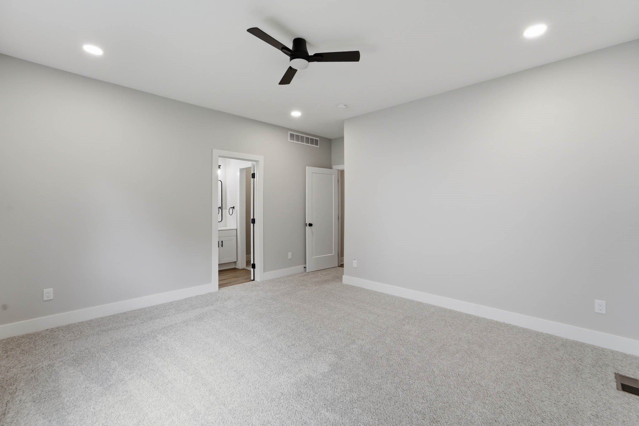 1417 Pioneer Road. Des Moines, IA 50320