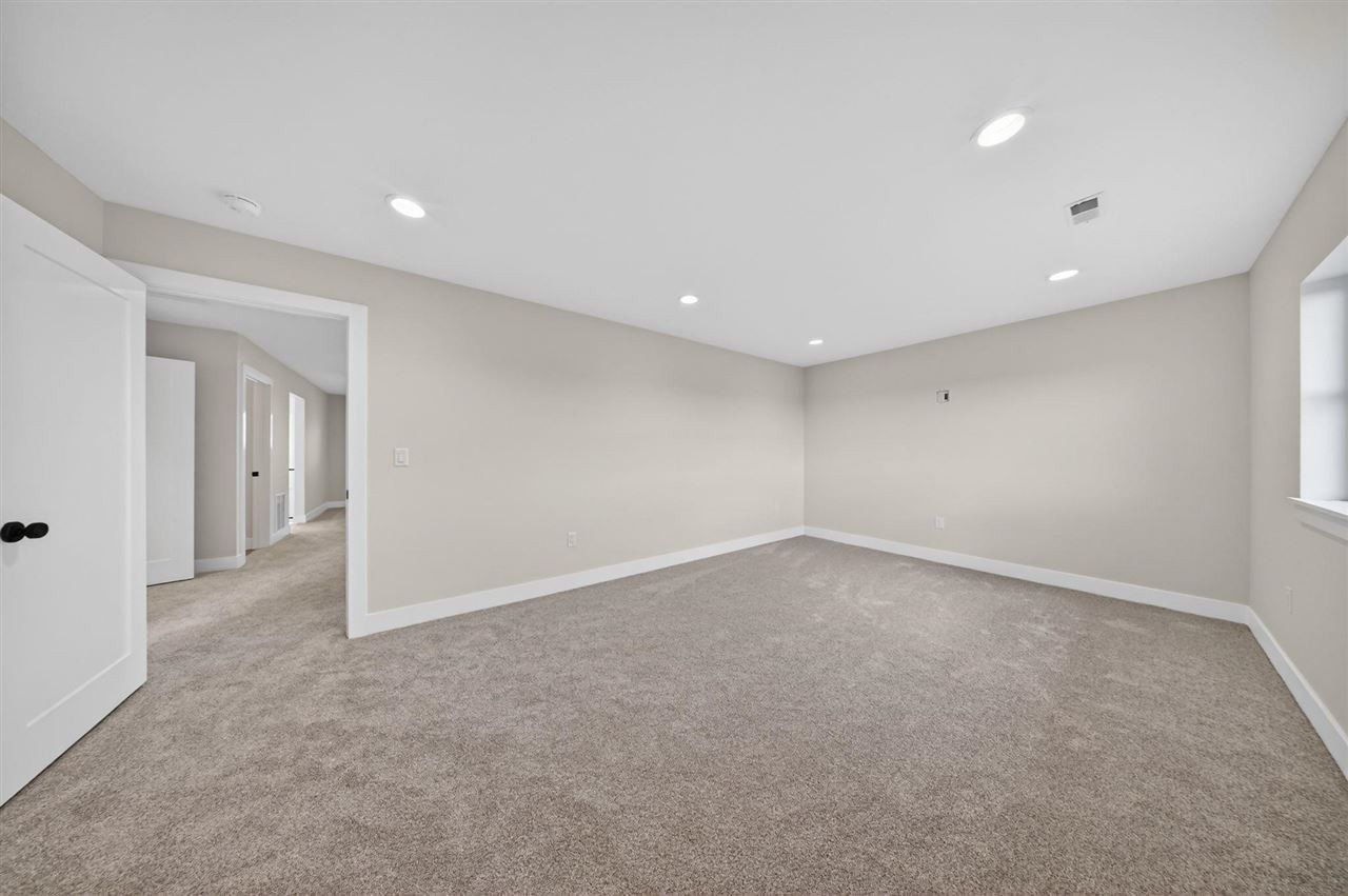1700 Green Oak Pass. Tiffin, IA 52340