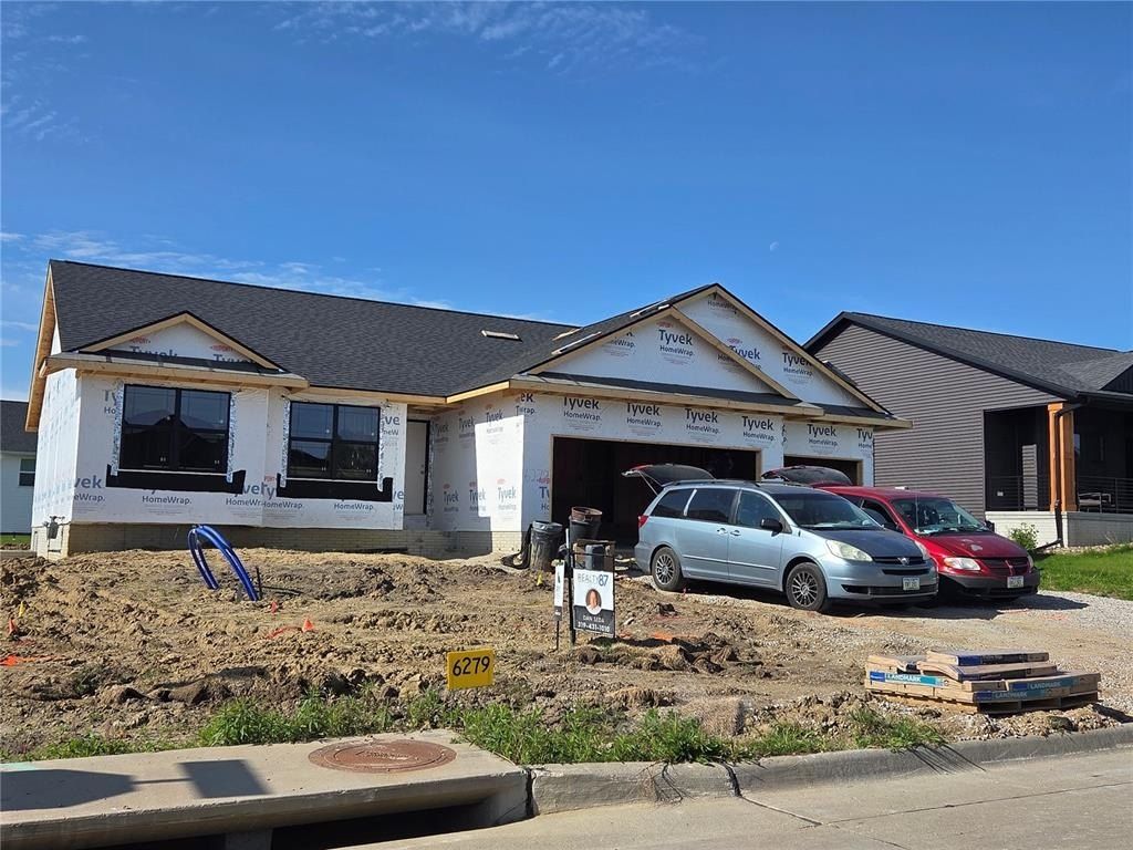 6279 Glenwood Drive. Marion, IA 52302