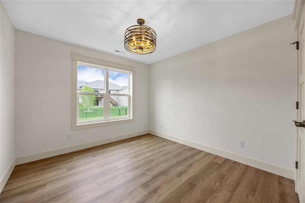 4374 Hastings Drive. Marion, IA 52302