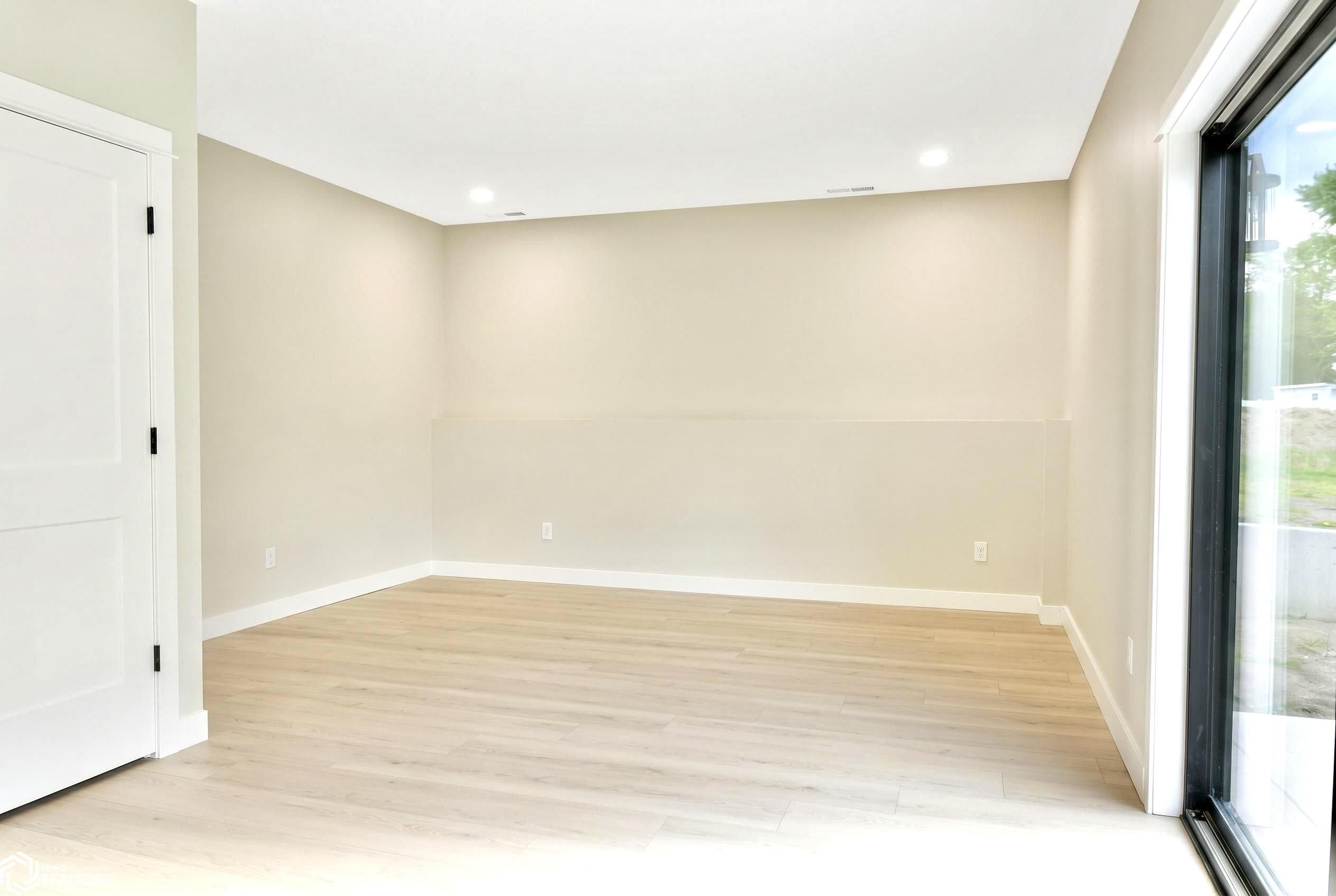 927 Horizon Street. Burlington, IA 52601