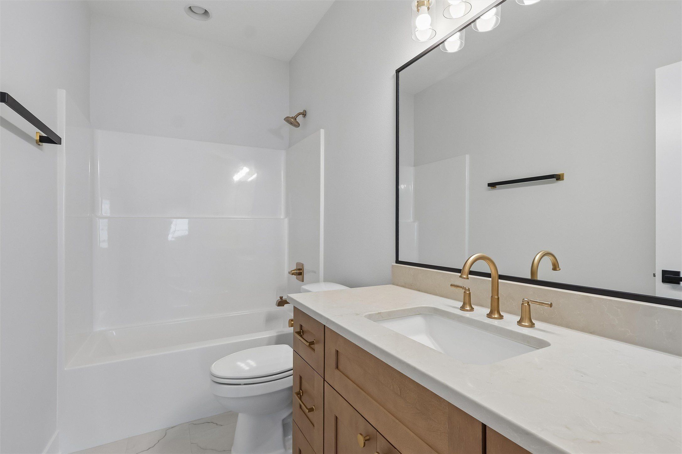 5011 153Rd Street. Urbandale, IA 50323