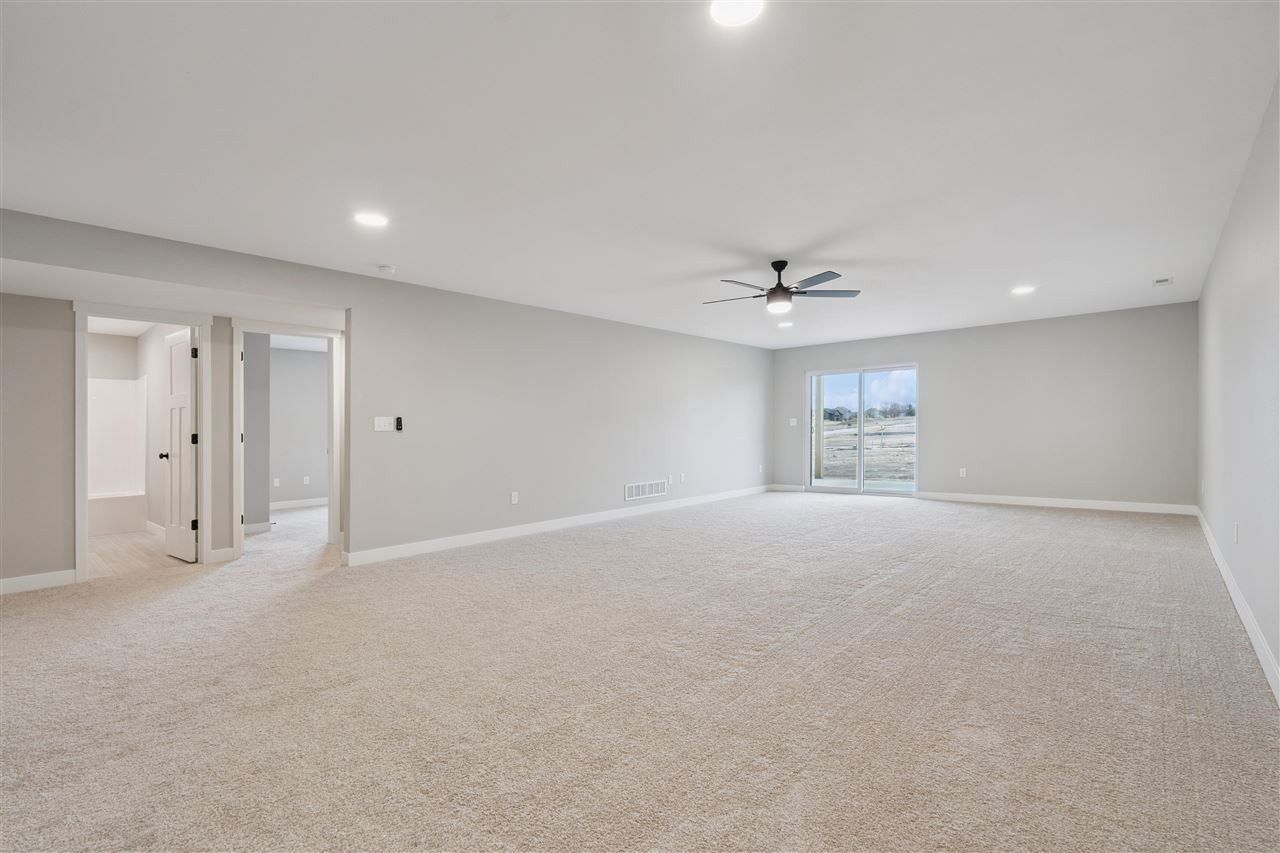 827 Prairie View Dr. West Branch, IA 52358