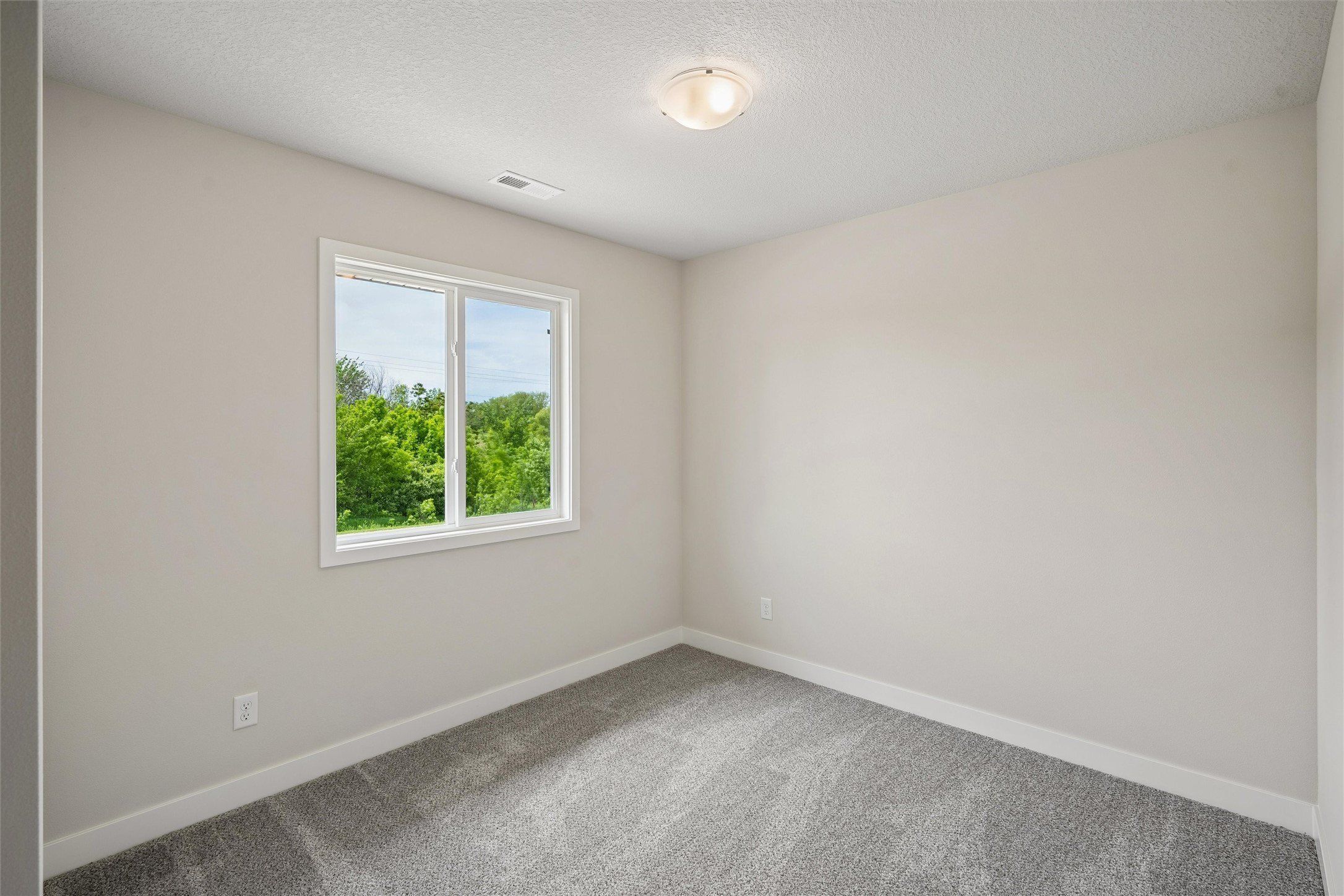 551 Nw Rockwood Lane. Grimes, IA 50111