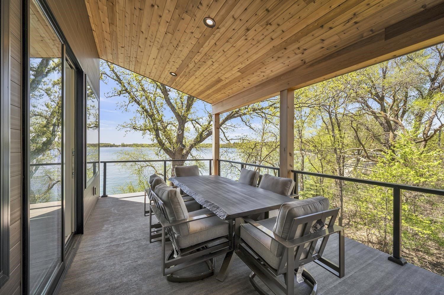 2411 Lakeshore Drive. Milford, IA 51351