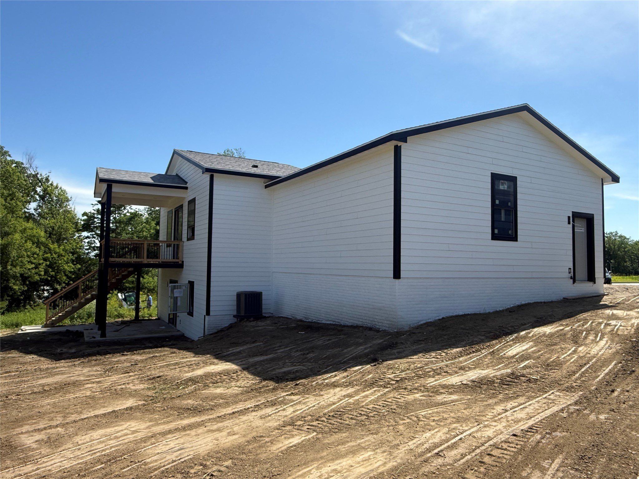 3124 Woodbury Circle. Des Moines, IA 50317