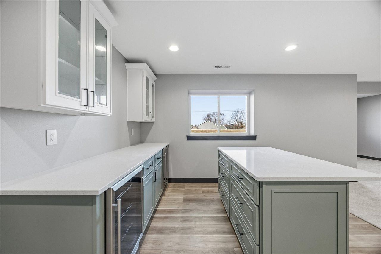 3988 Peridot Dr. Marion, IA 52302