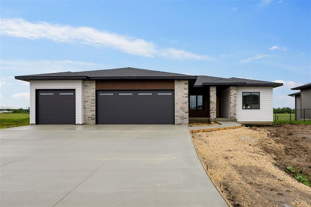 317 Hackberry Drive. Palo, IA 52324