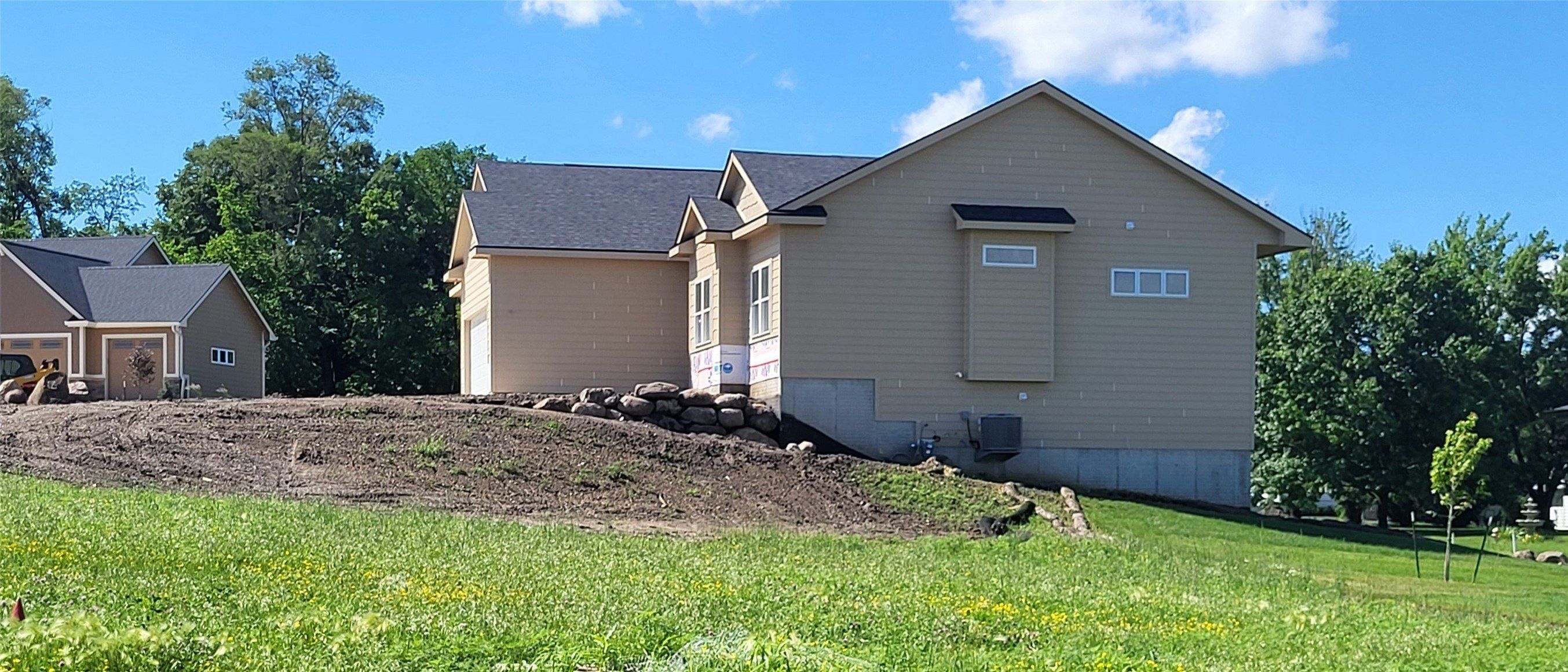 197 E Bridge Circle. Polk City, IA 50226