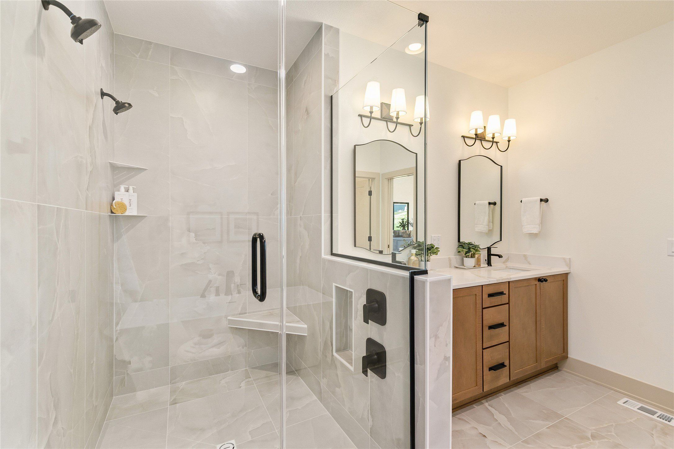 1348 S Auburn Place. West Des Moines, IA 50266