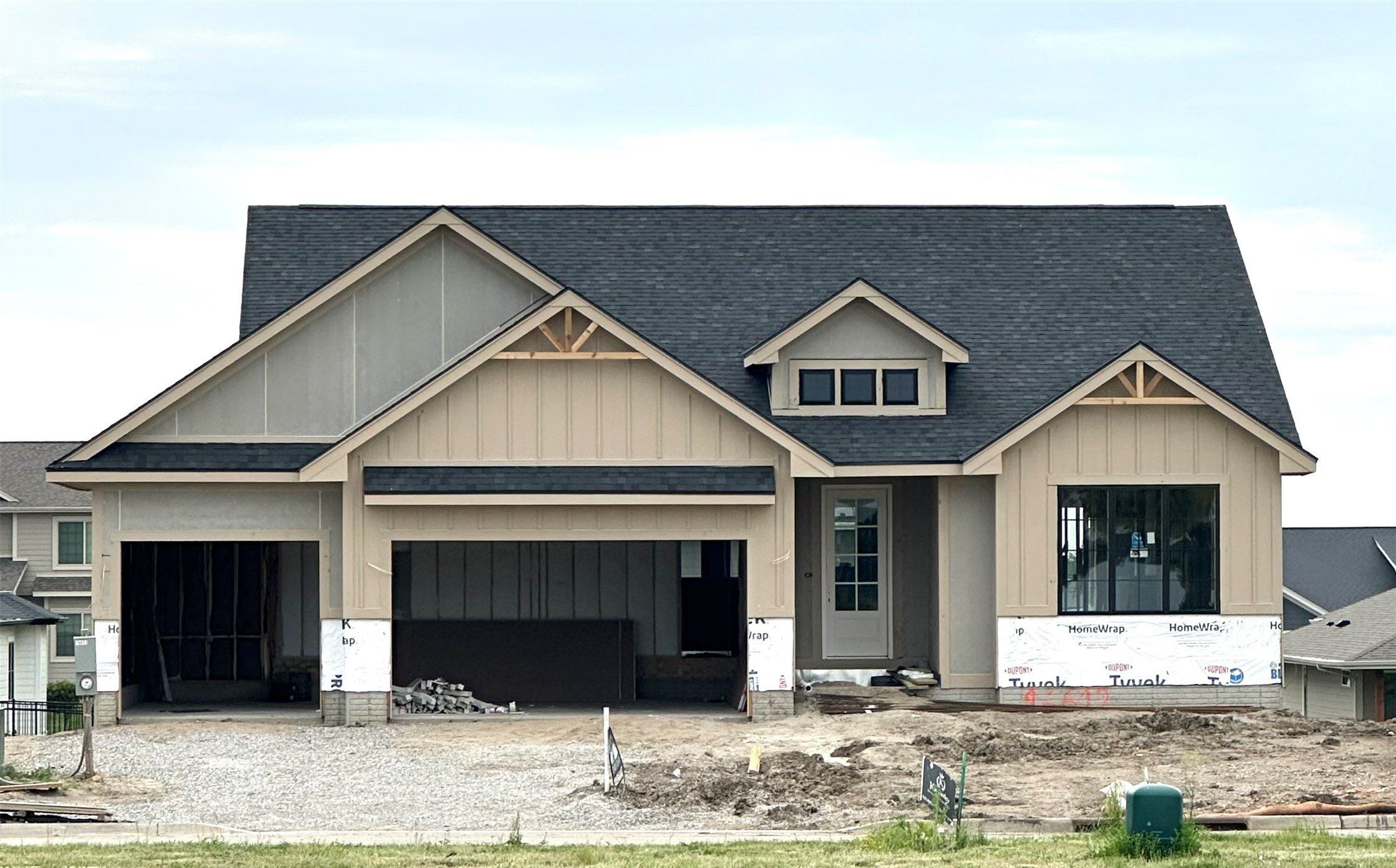 Deerview Drive. Urbandale, IA 50323