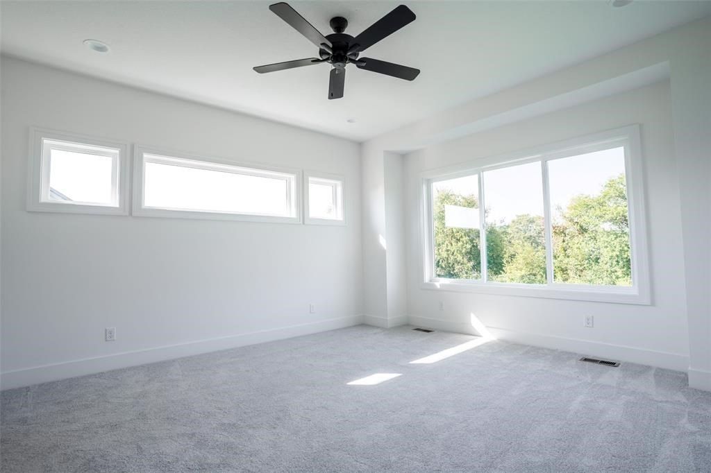 537 Se Walnut Woods Drive. West Des Moines, IA 50265