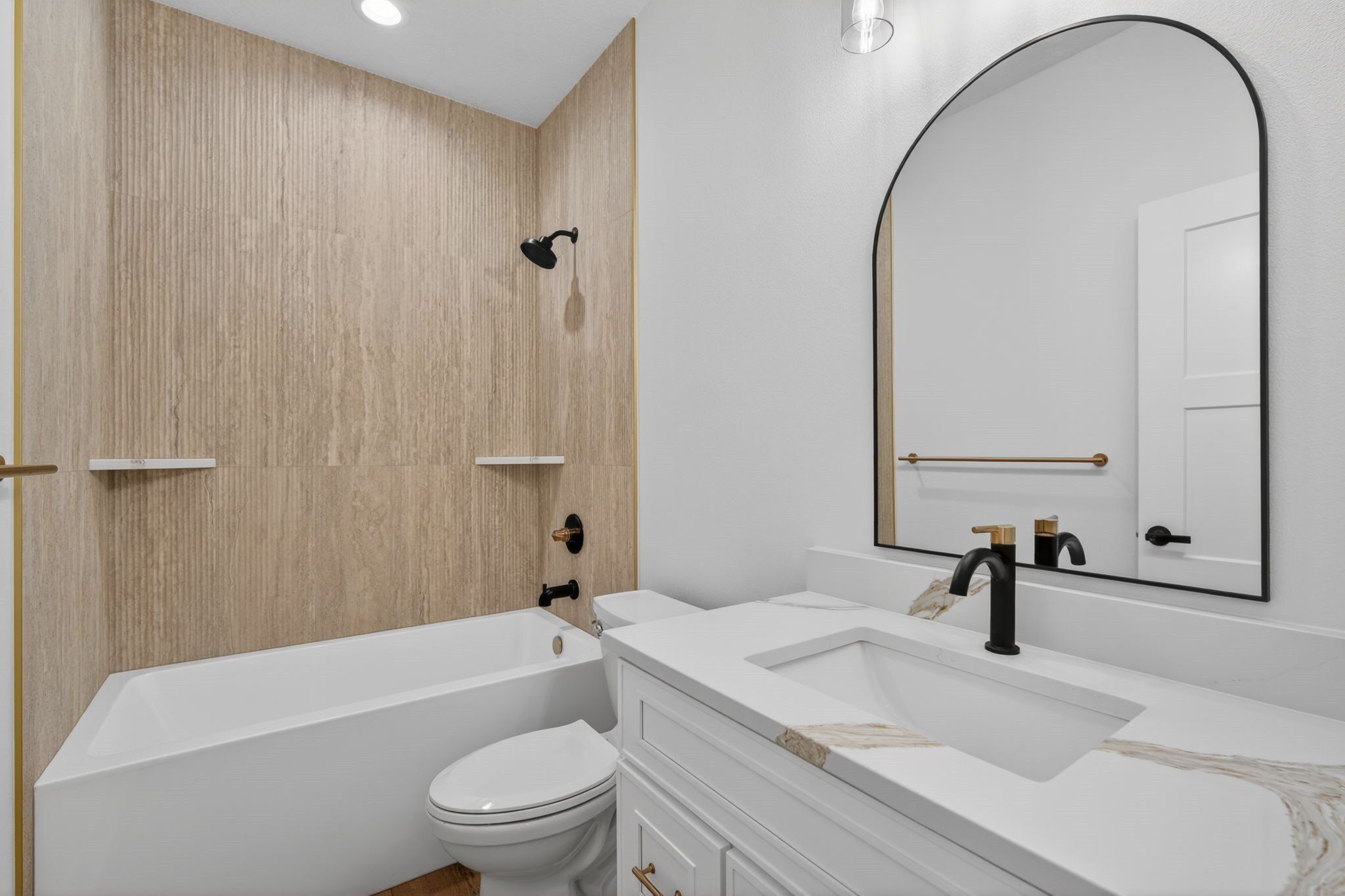 215 Nw Woodmoor Drive. Waukee, IA 50263