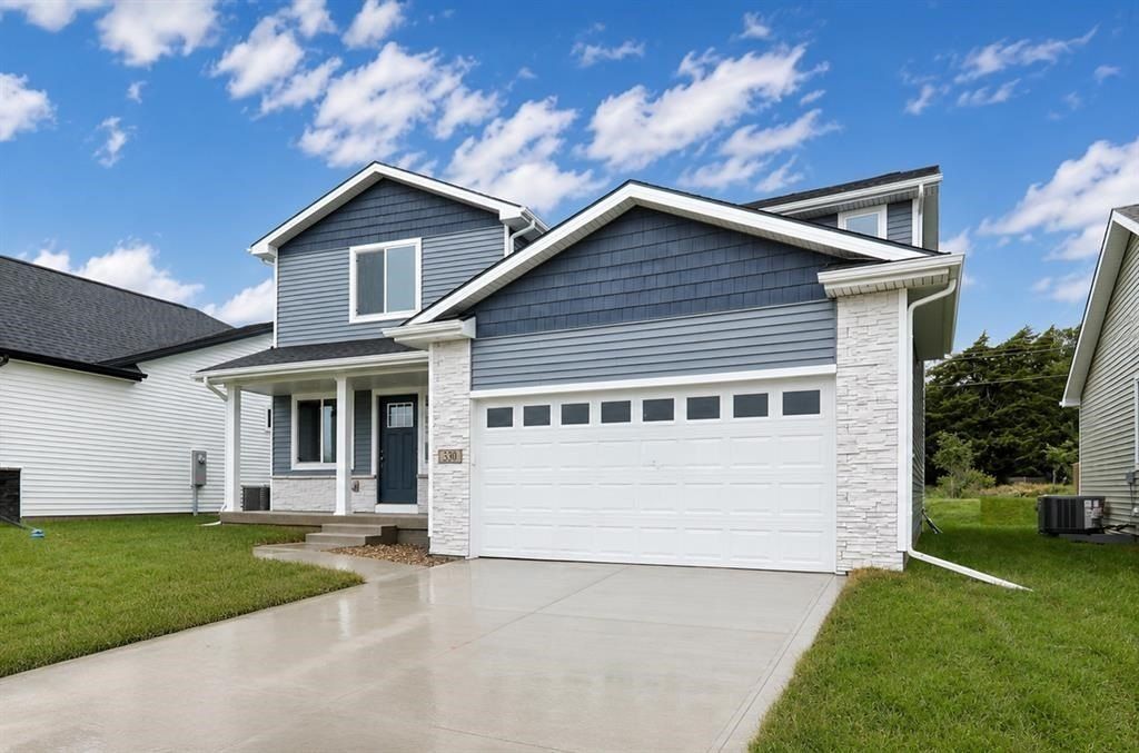 706 Ne Oak Ridge Drive. Ankeny, IA 50021