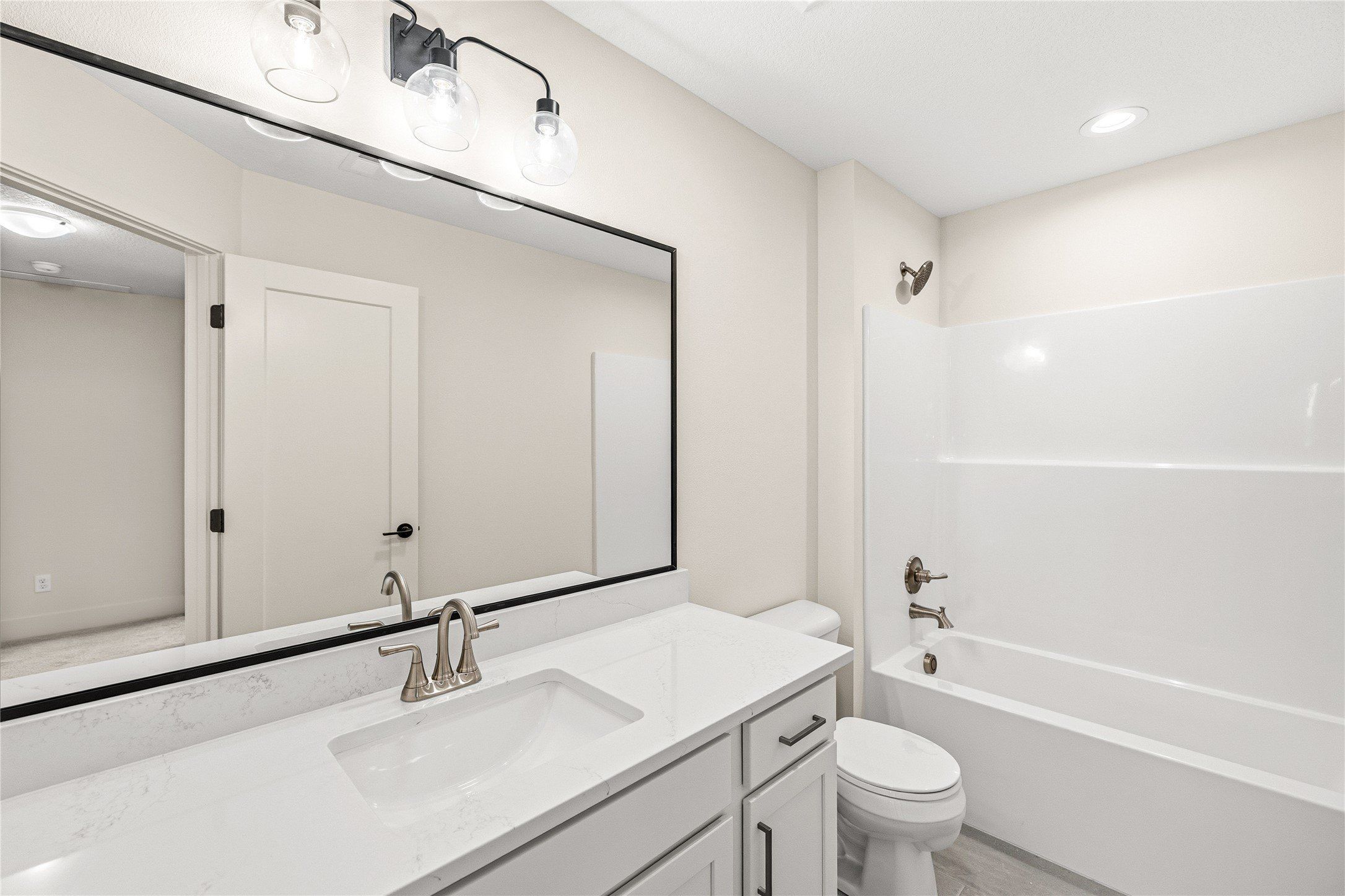 722 Ne Crossing Oaks Drive. Ankeny, IA 50021
