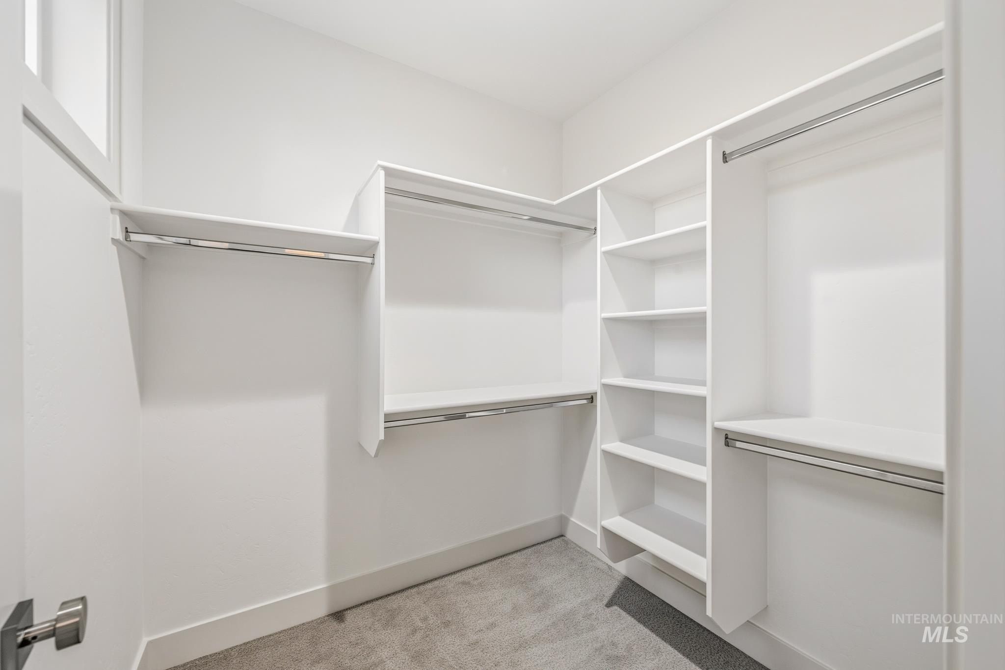 5287 N River Water Lane. Garden City, ID 83714