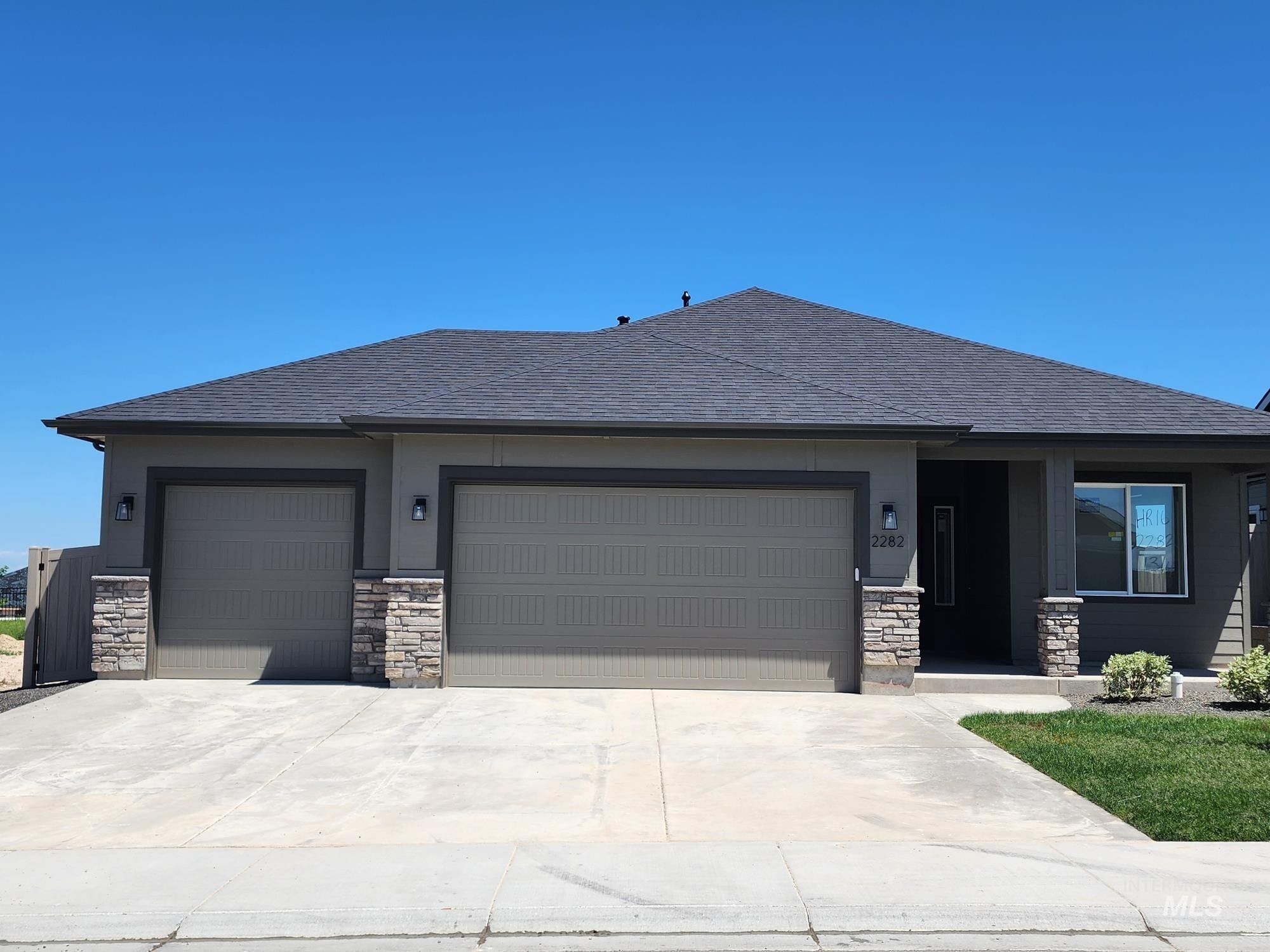 2282 W Egret St. Nampa, ID 83686