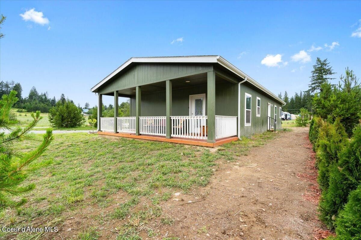 99 Wayside Dr. Athol, ID 83801