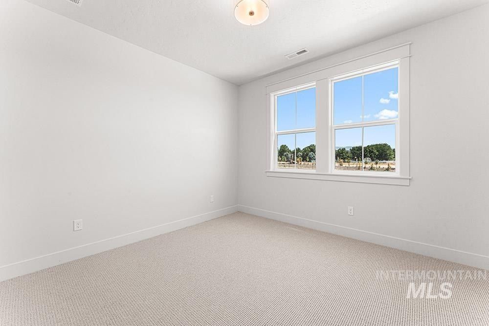 1085 N Gracie Ave. Eagle, ID 83616