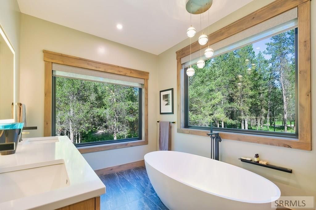 4327 Bridger Ridge. Ashton, ID 83420