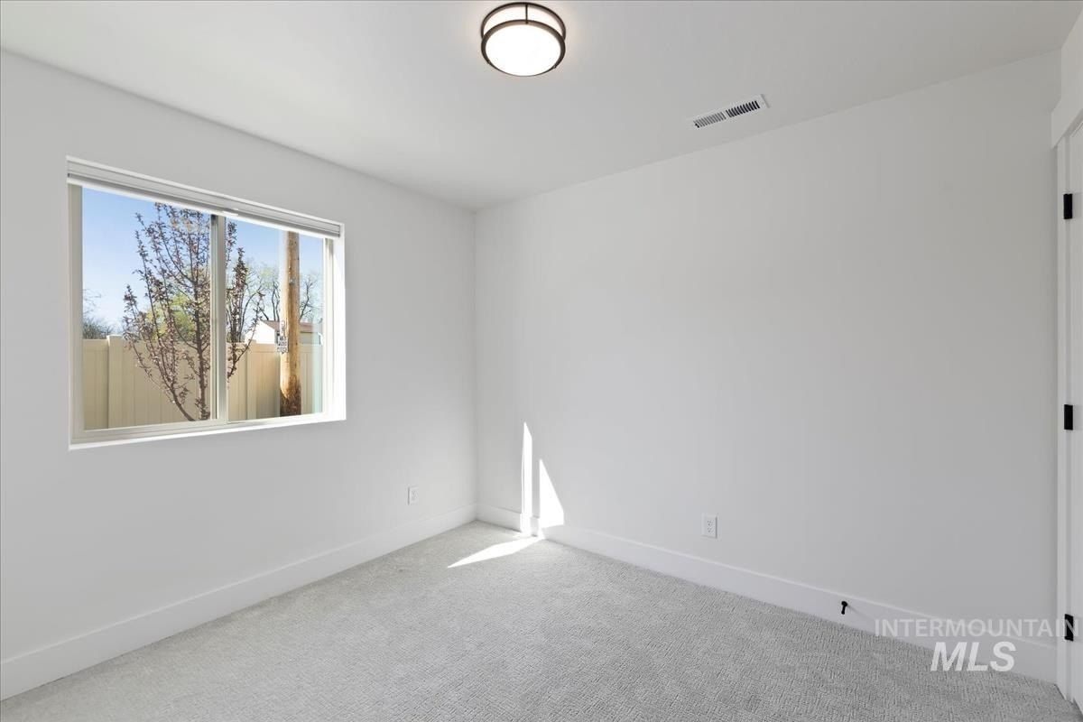 1727 S Rock View Ln. Boise, ID 83705