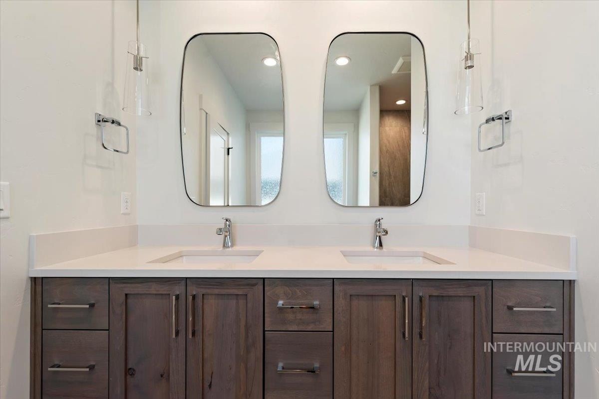 1122 W Tida. Meridian, ID 83646