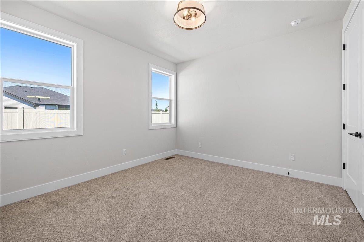 7492 E Newcastle Dr. Nampa, ID 83687