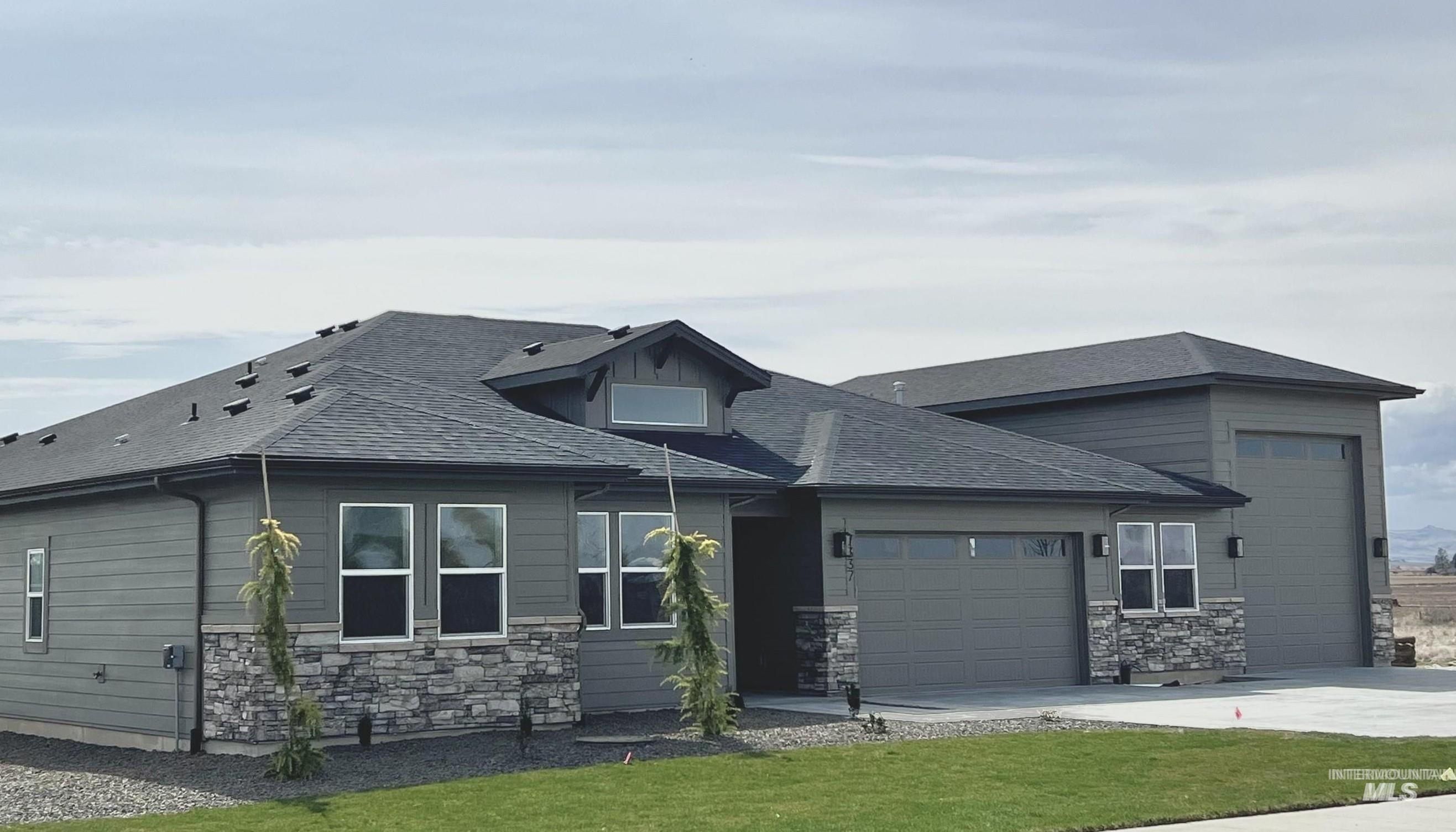 7337 E Red Kite St. Nampa, ID 83686