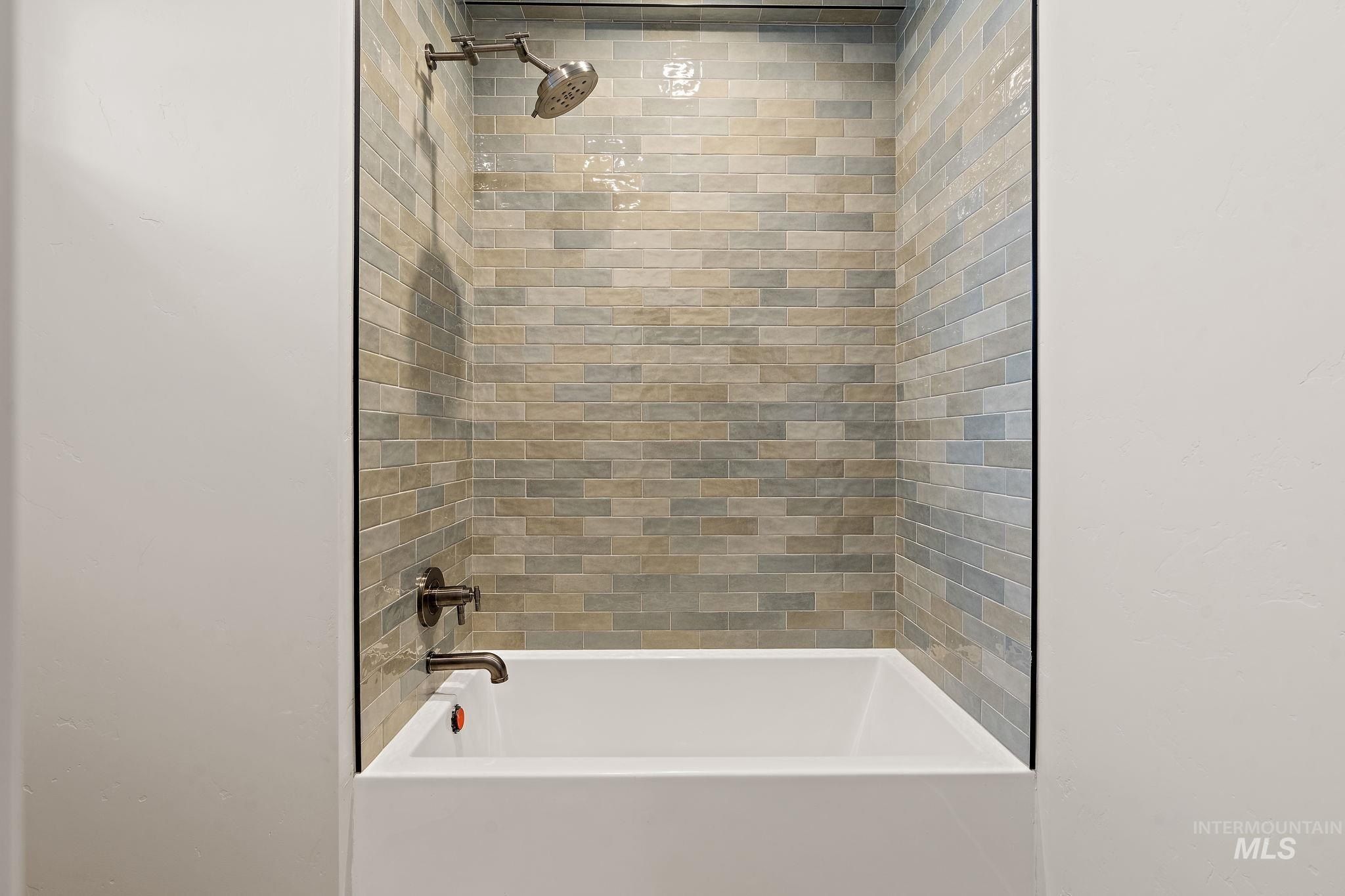 115 S Steel Farm. Eagle, ID 83616