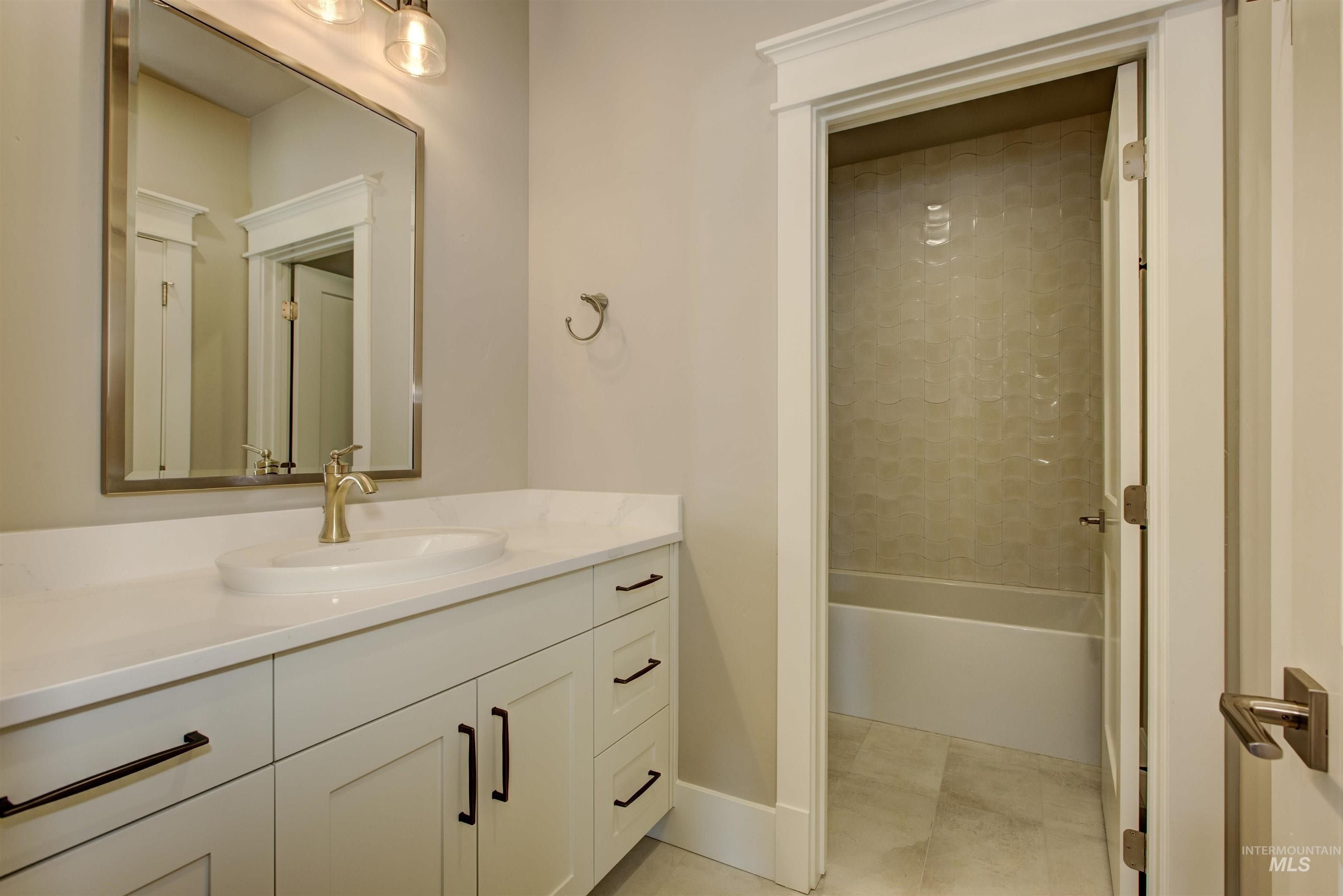 1035 E Crescendo St. Meridian, ID 83642