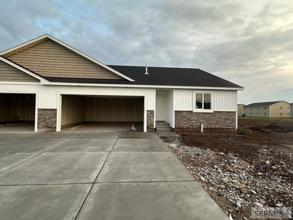 3718 E Victorious Cir. Idaho Falls, ID 83401