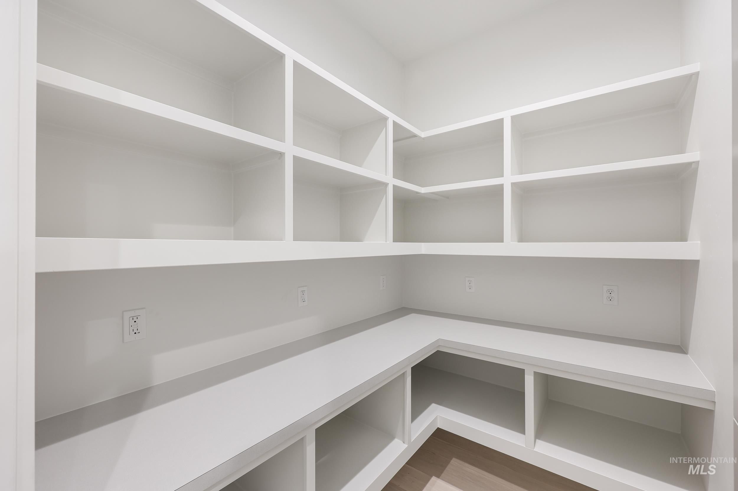 6512 S Astoria Ave. Meridian, ID 83642