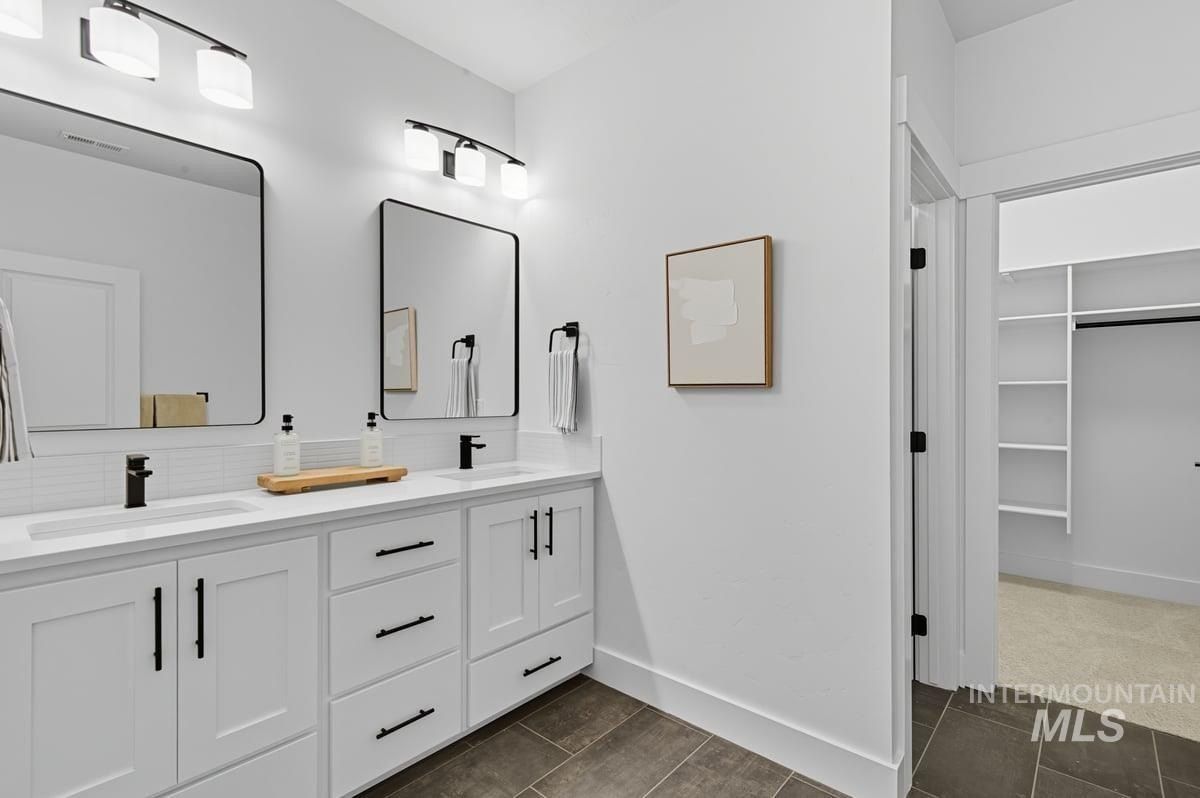 1986 W Ibis Dr. Nampa, ID 83686