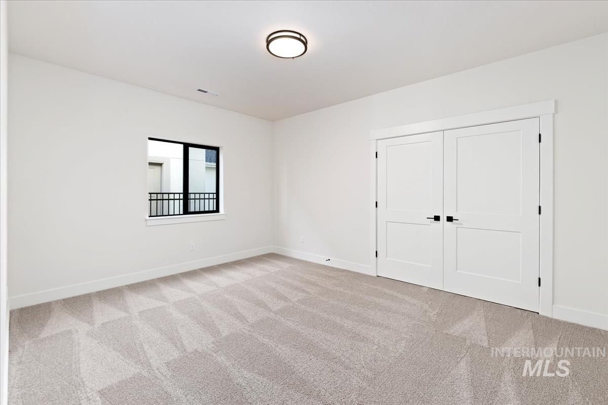 7168 E Chicken Hawk Loop. Nampa, ID 83686