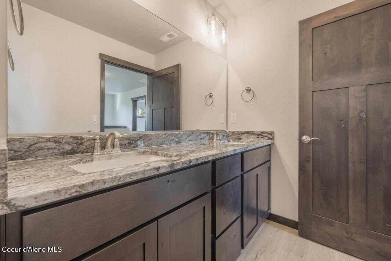 8429 N Snowflake Ln. Hayden, ID 83835