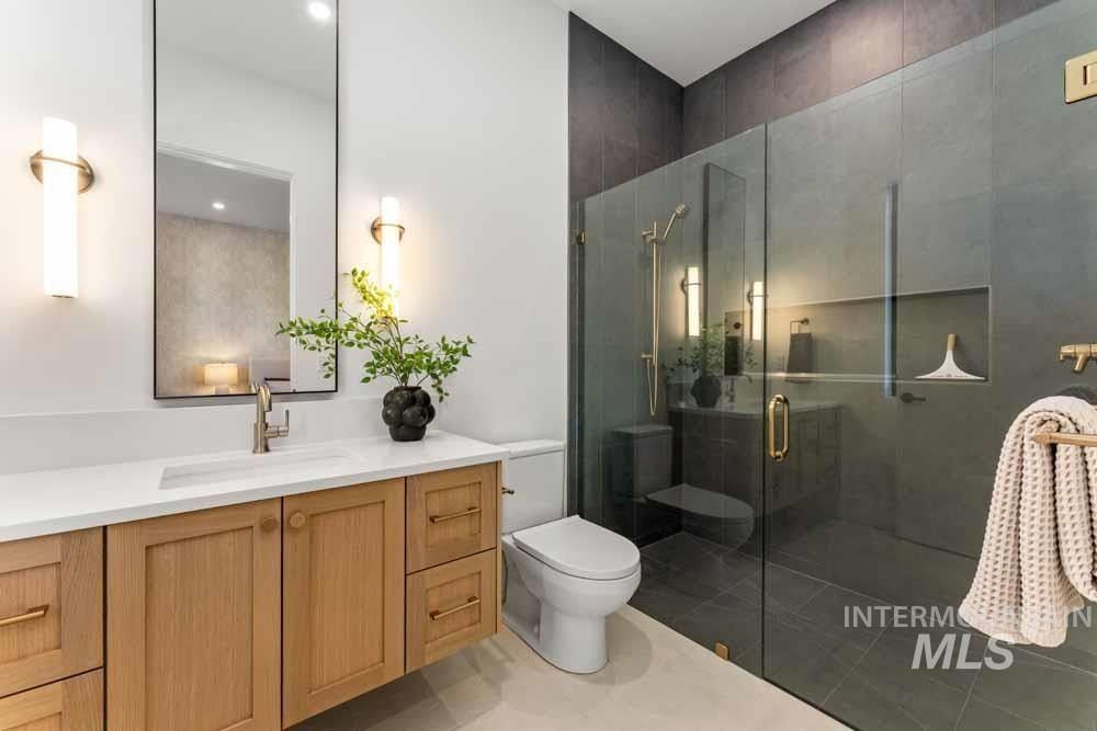 2426 S Globe Lane. Boise, ID 83716