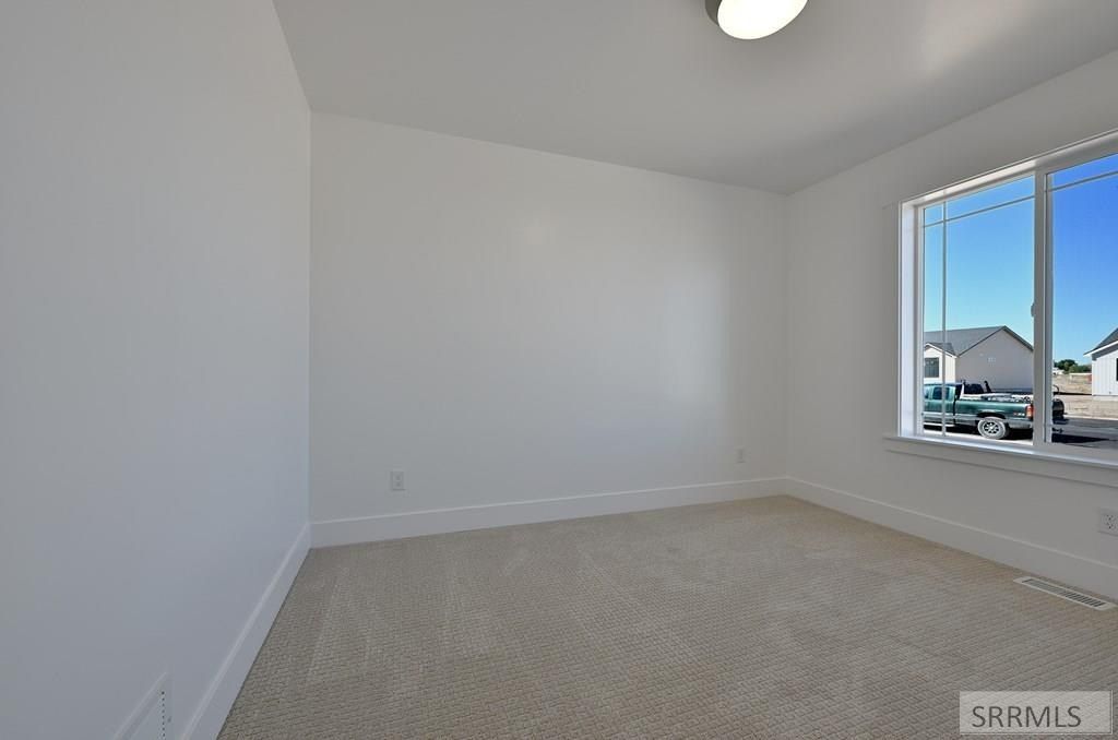 3148 Peacock Lane. Ammon, ID 83406