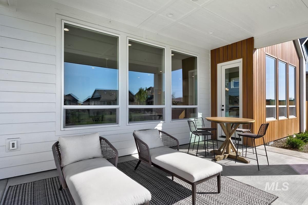 6909 Campolina Way. Star, ID 83669