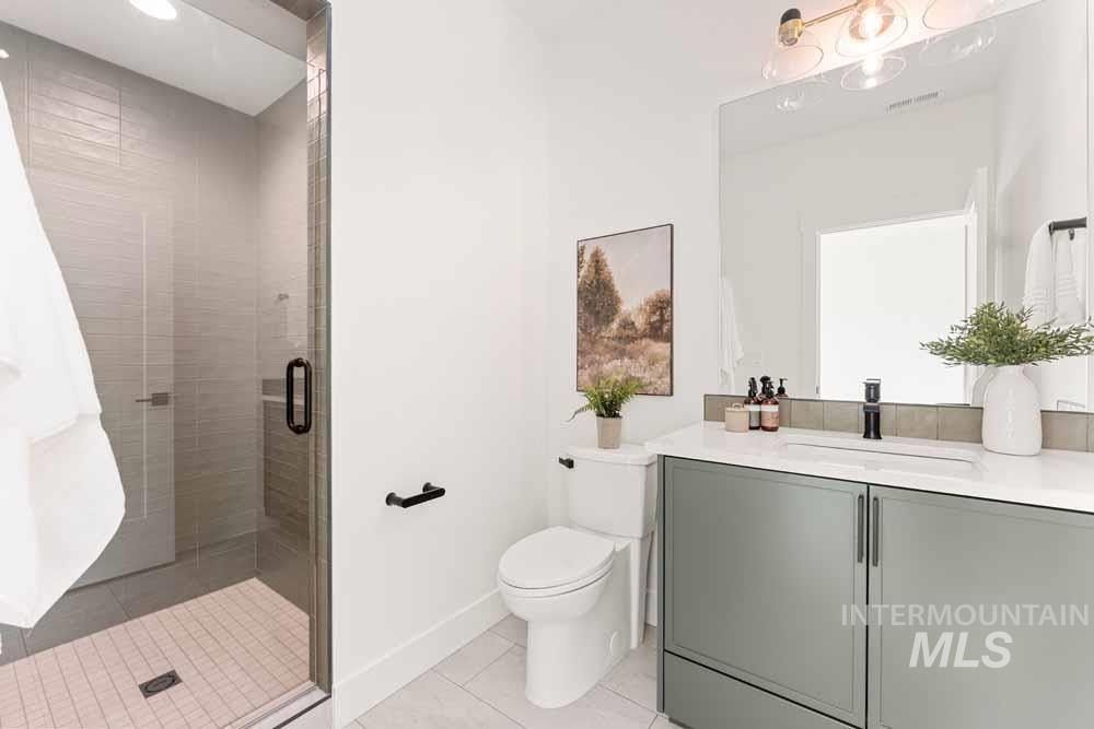 893 N Danville Ave. Eagle, ID 83616