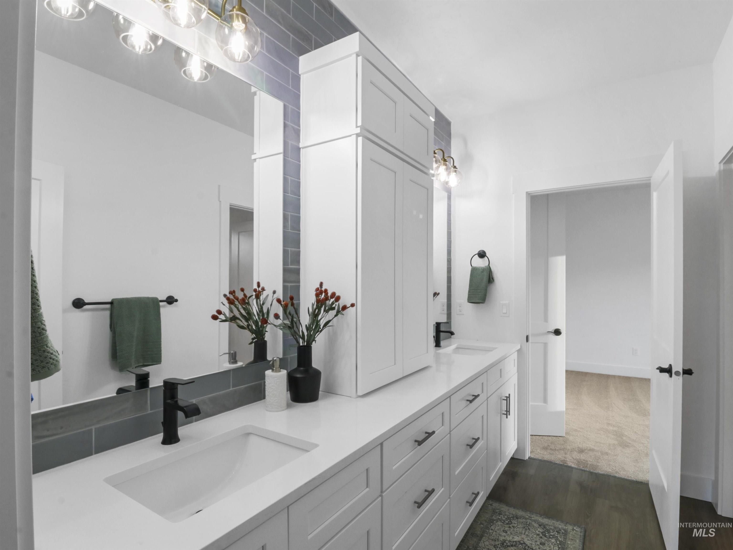 8991 Edna Lane. Middleton, ID 83644