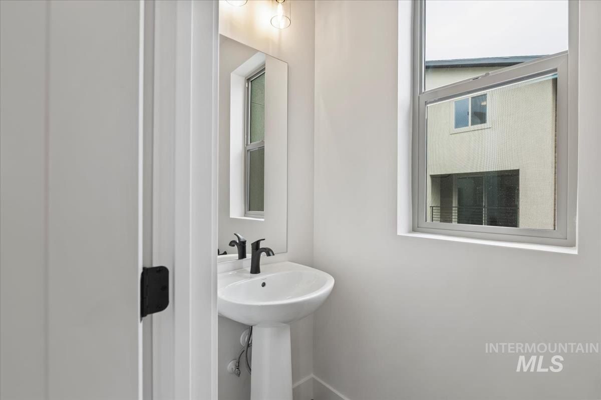 1655 W Burlison Ln. Boise, ID 83705