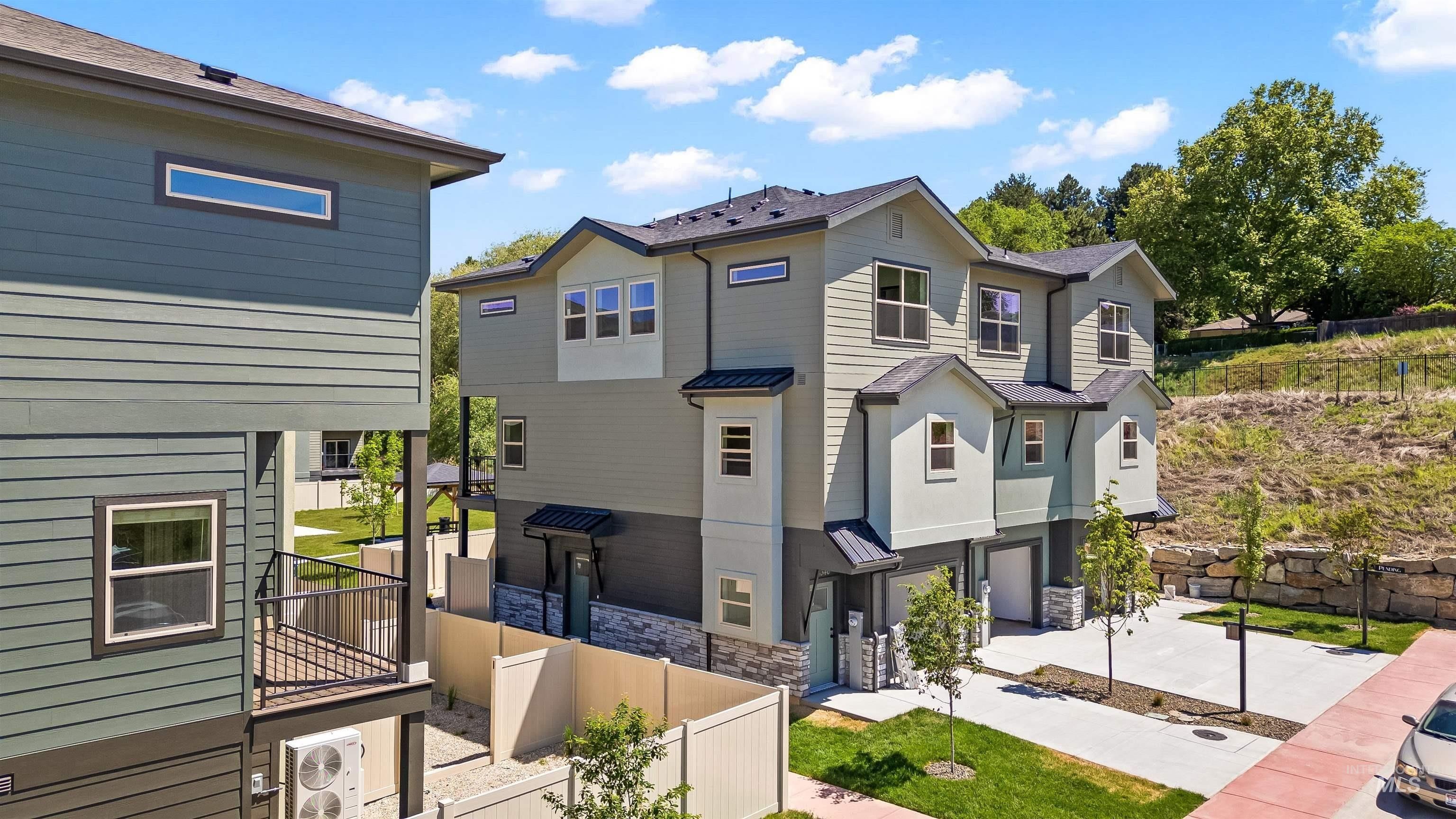 7433 W Swain Lane. Garden City, ID 83714