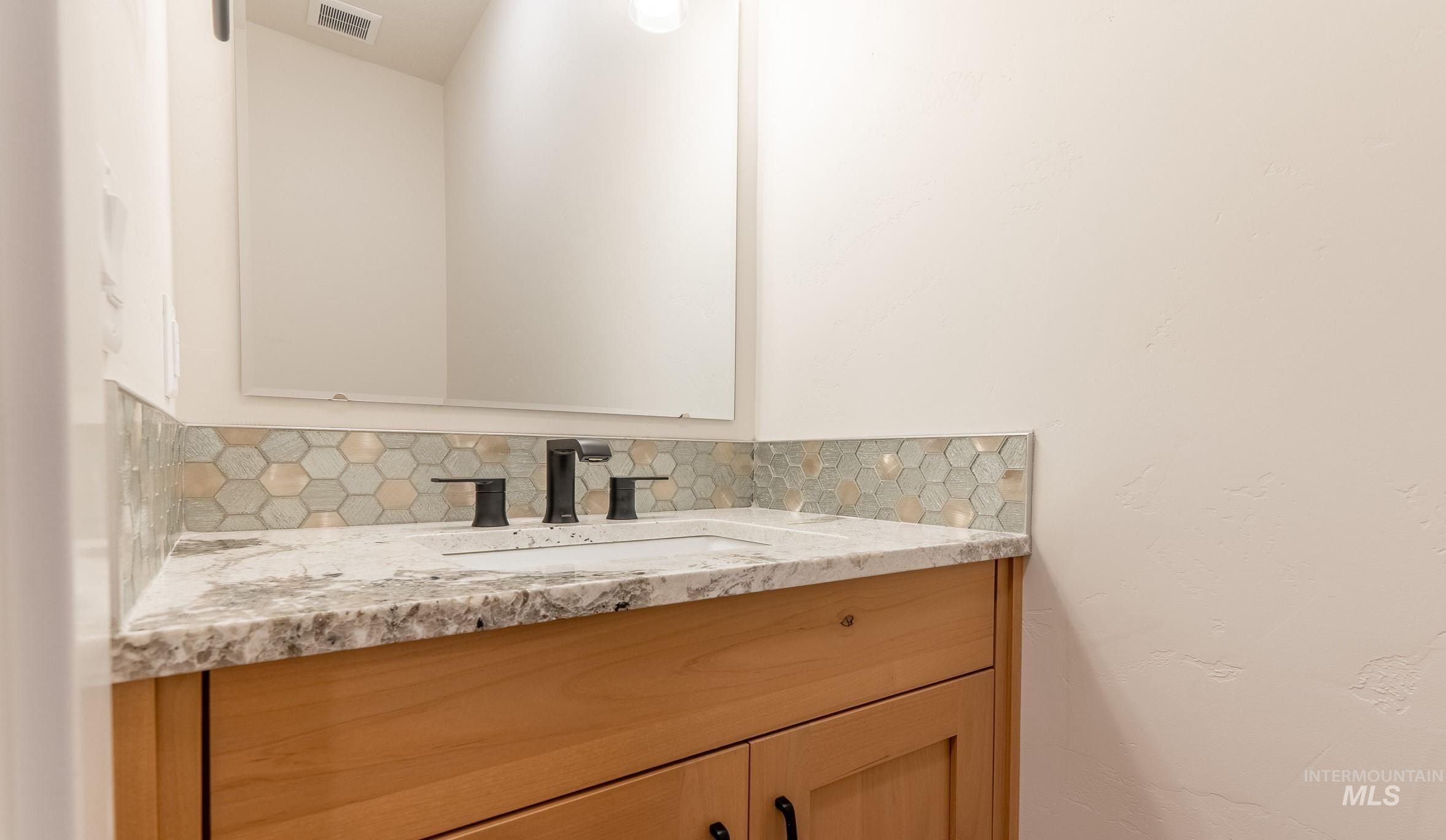 1277 W Eiger Drive. Nampa, ID 83686