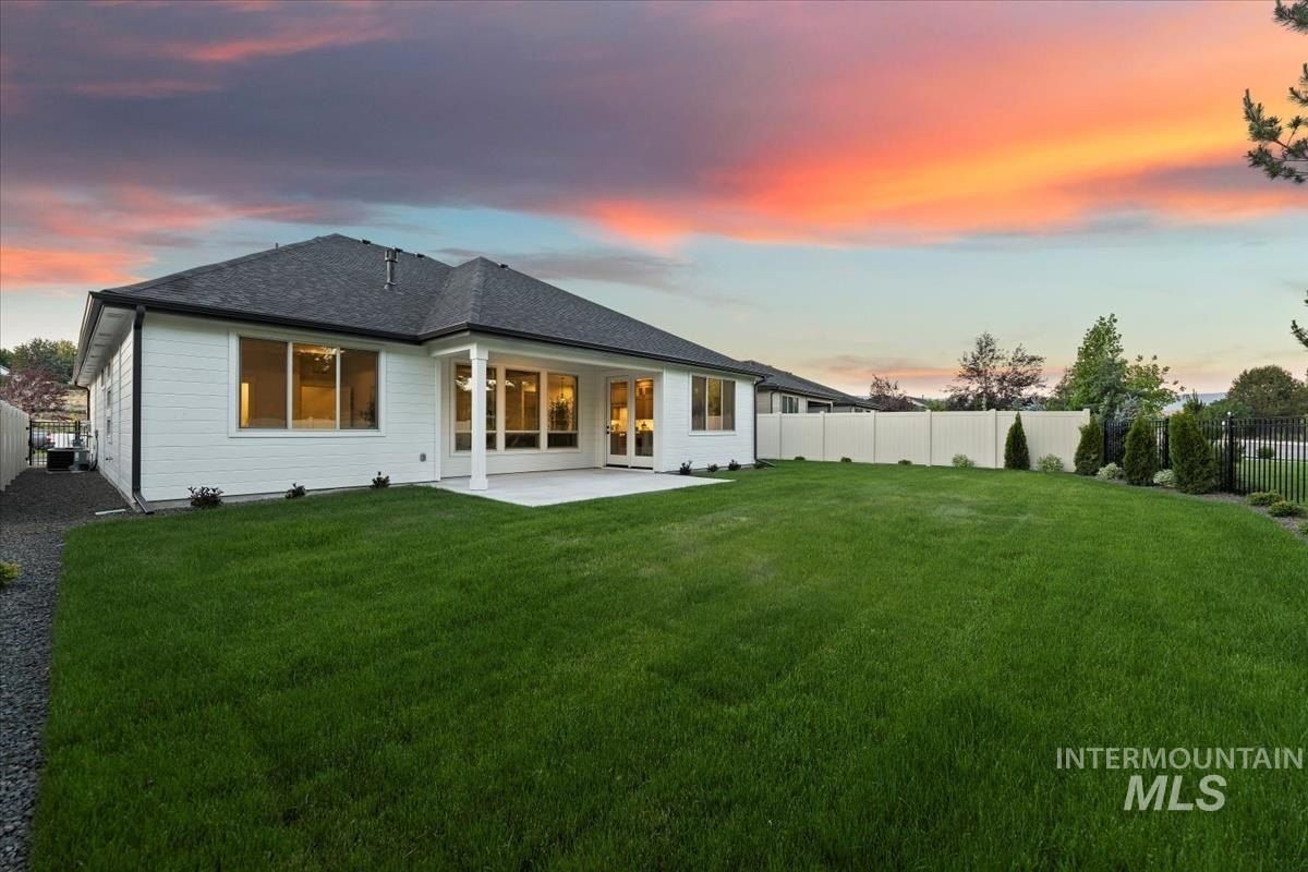 1106 E Rockhurst Ln. Eagle, ID 83616