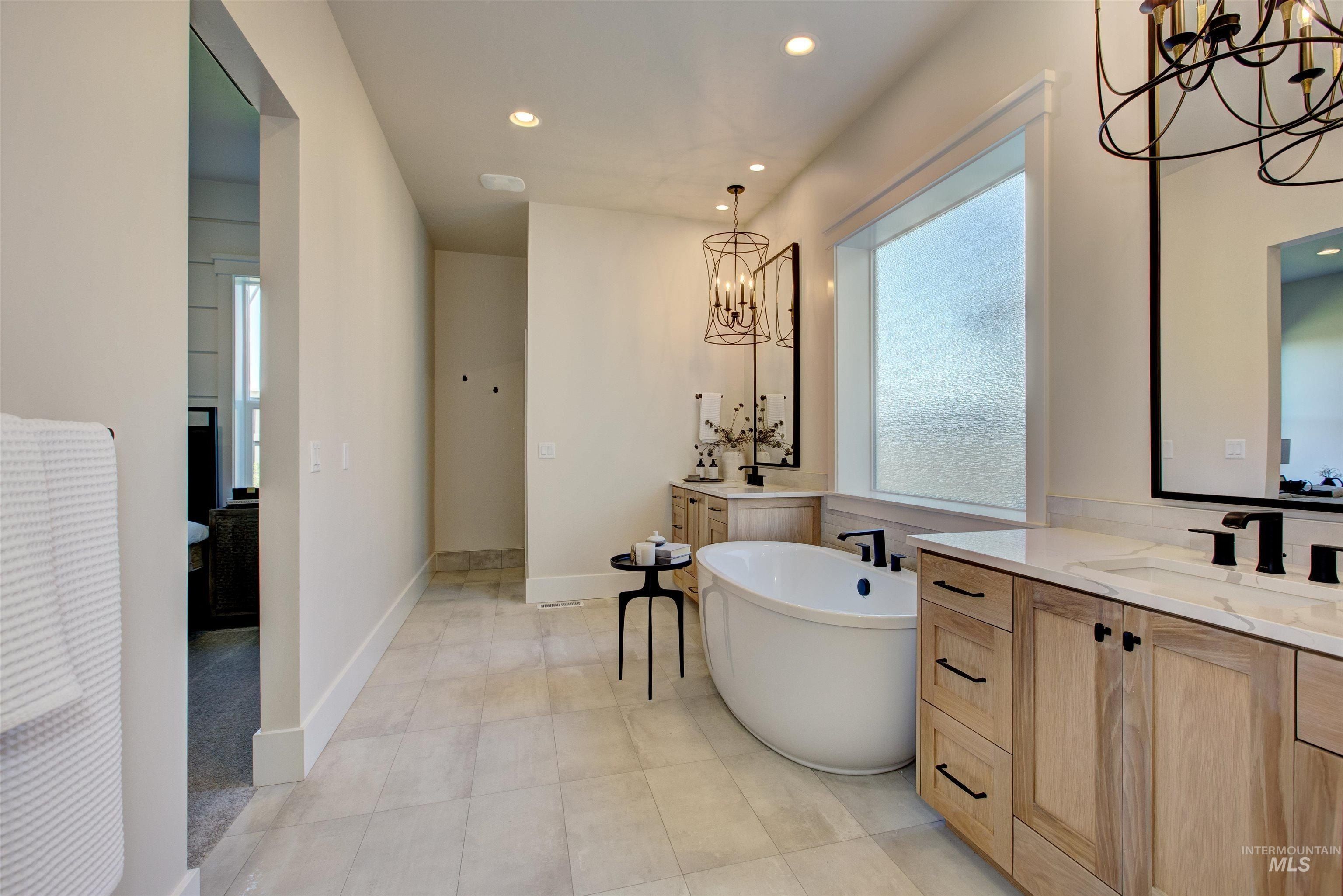 6844 S Messner Way. Meridian, ID 83642