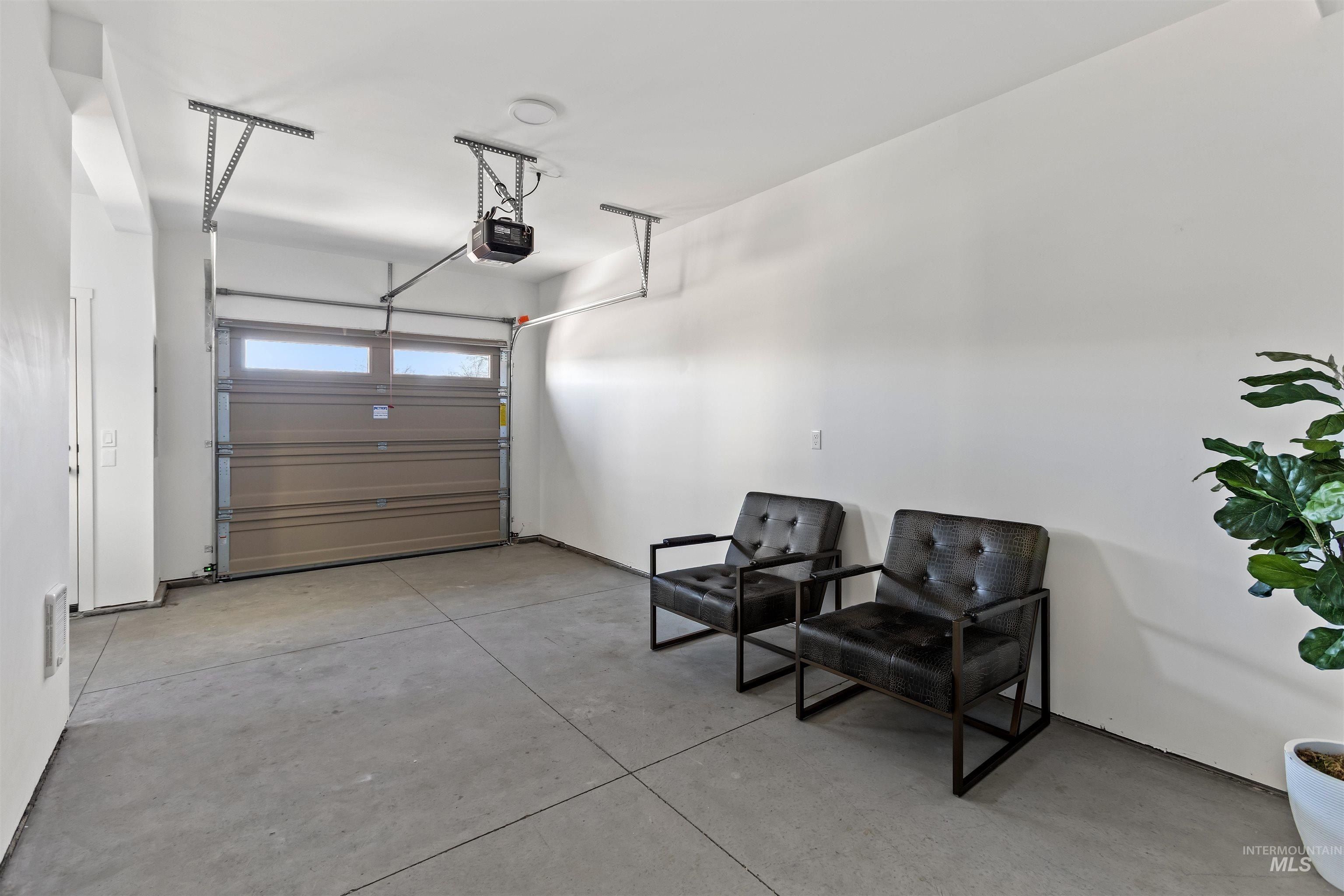 7439 W Swain Lane. Garden City, ID 83714