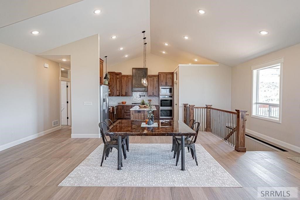 1287 E 1090 N. Shelley, ID 83274