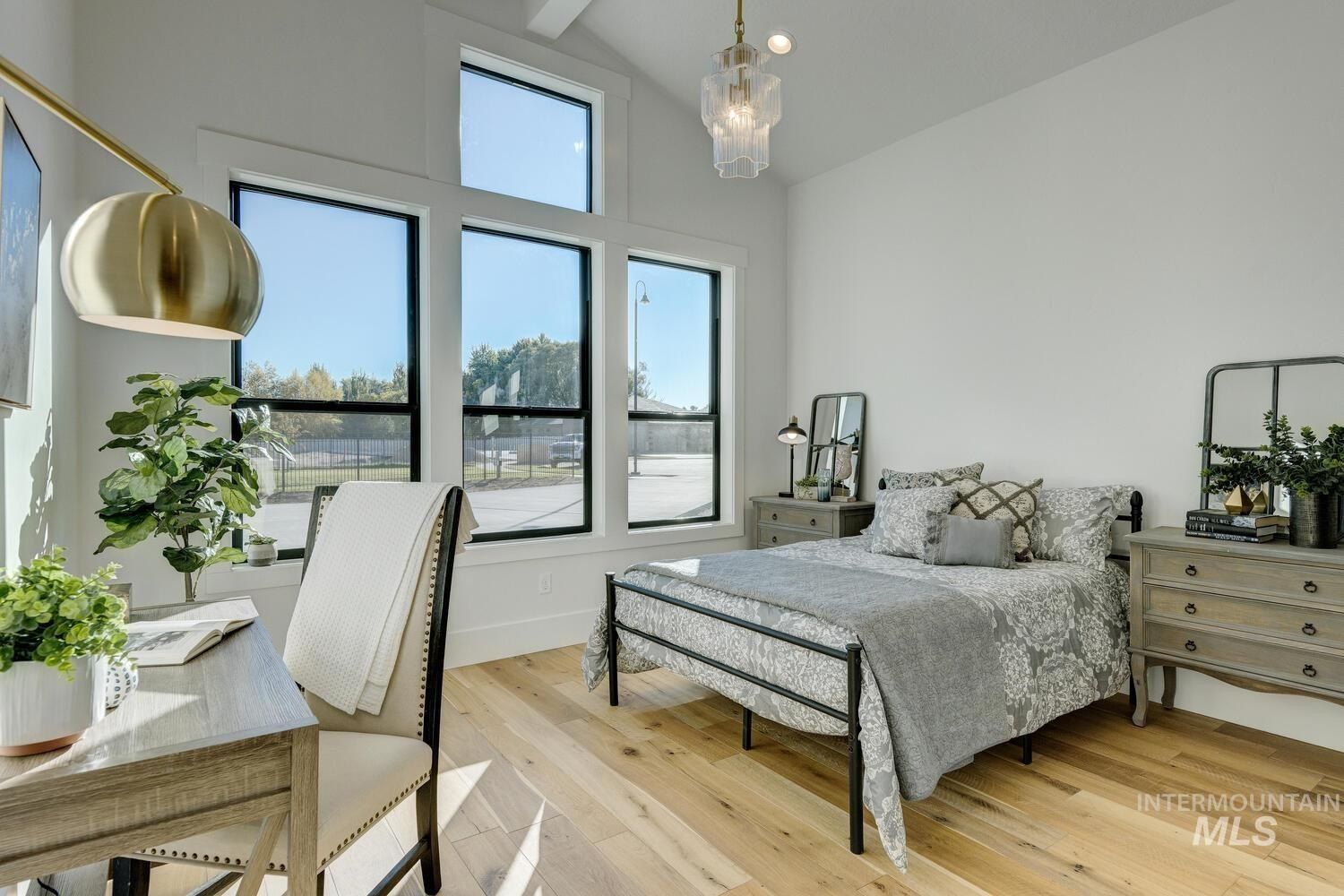 863 N Nolina. Eagle, ID 83616