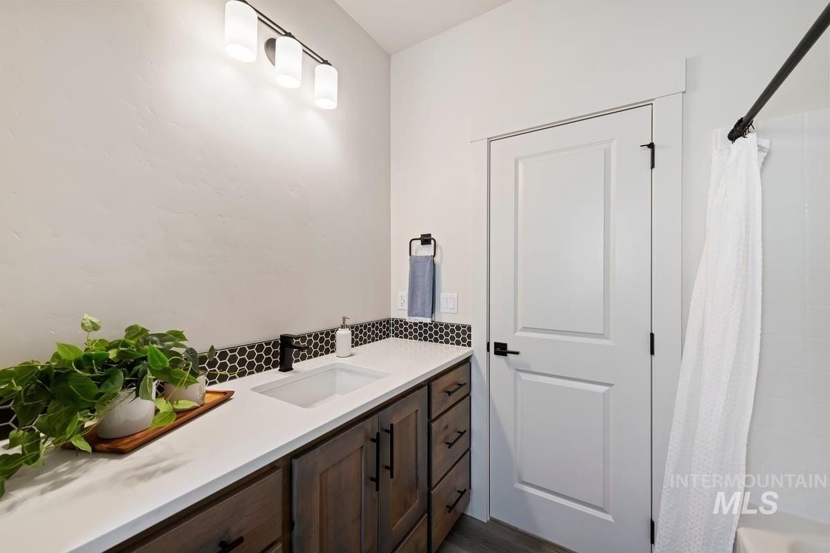 2353 S Hurd Ave. Nampa, ID 83686