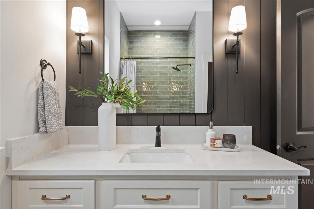 9793 S Peregrine Falcon Ave. Nampa, ID 83686